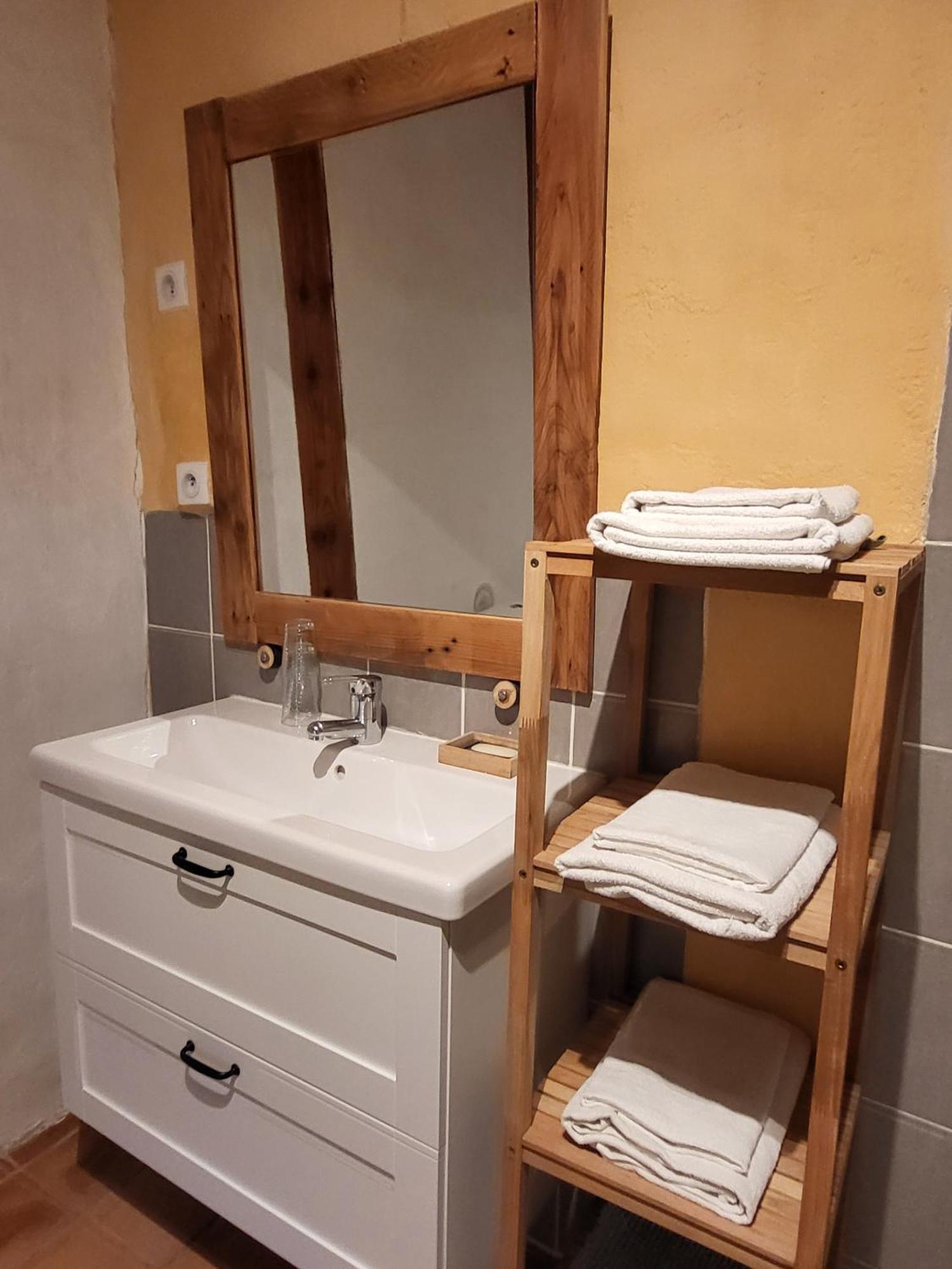 Le Grenier A Ble Hotell Satillieu Rom bilde
